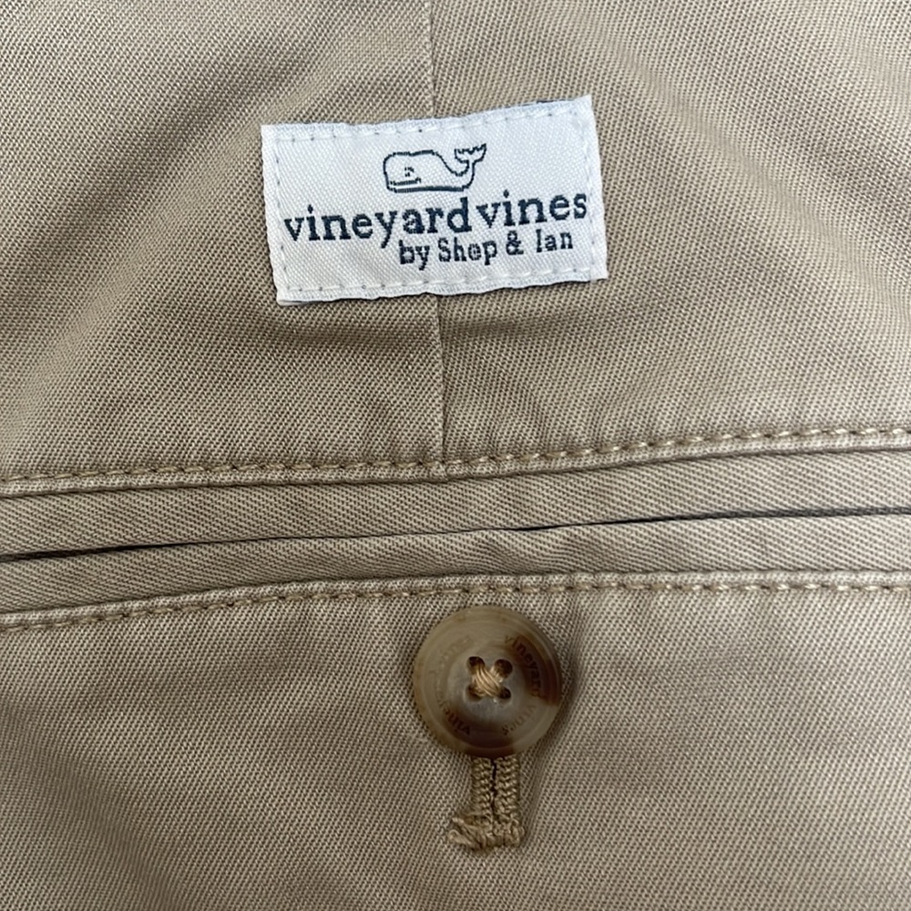 VINEYARD VINES Khaki Shorts - Picture 7 of 7